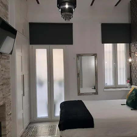 La Del Conde Luxury Homestay *